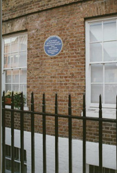 Blue plaque on Hogarth House, Richmond